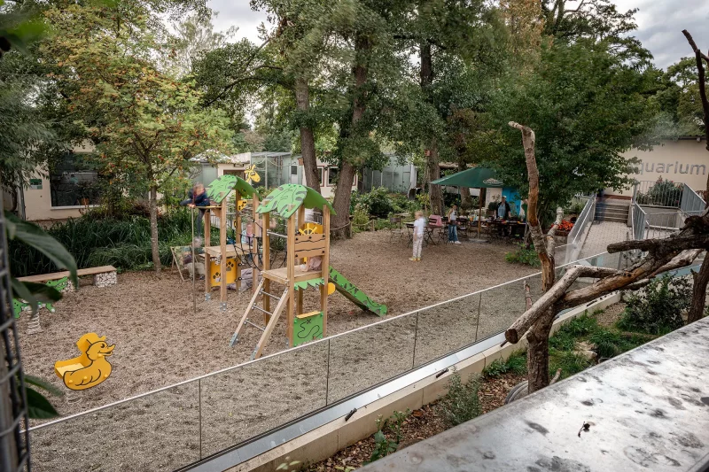 Blick von der Australienanlage auf das untere Gelände