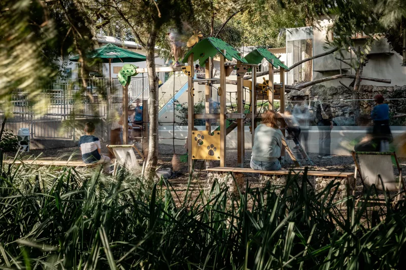 Blick auf den Kinderspielplatz