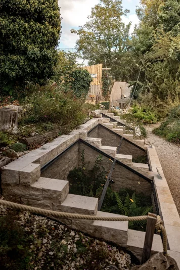 Insektengarten mit Freilandanlagen